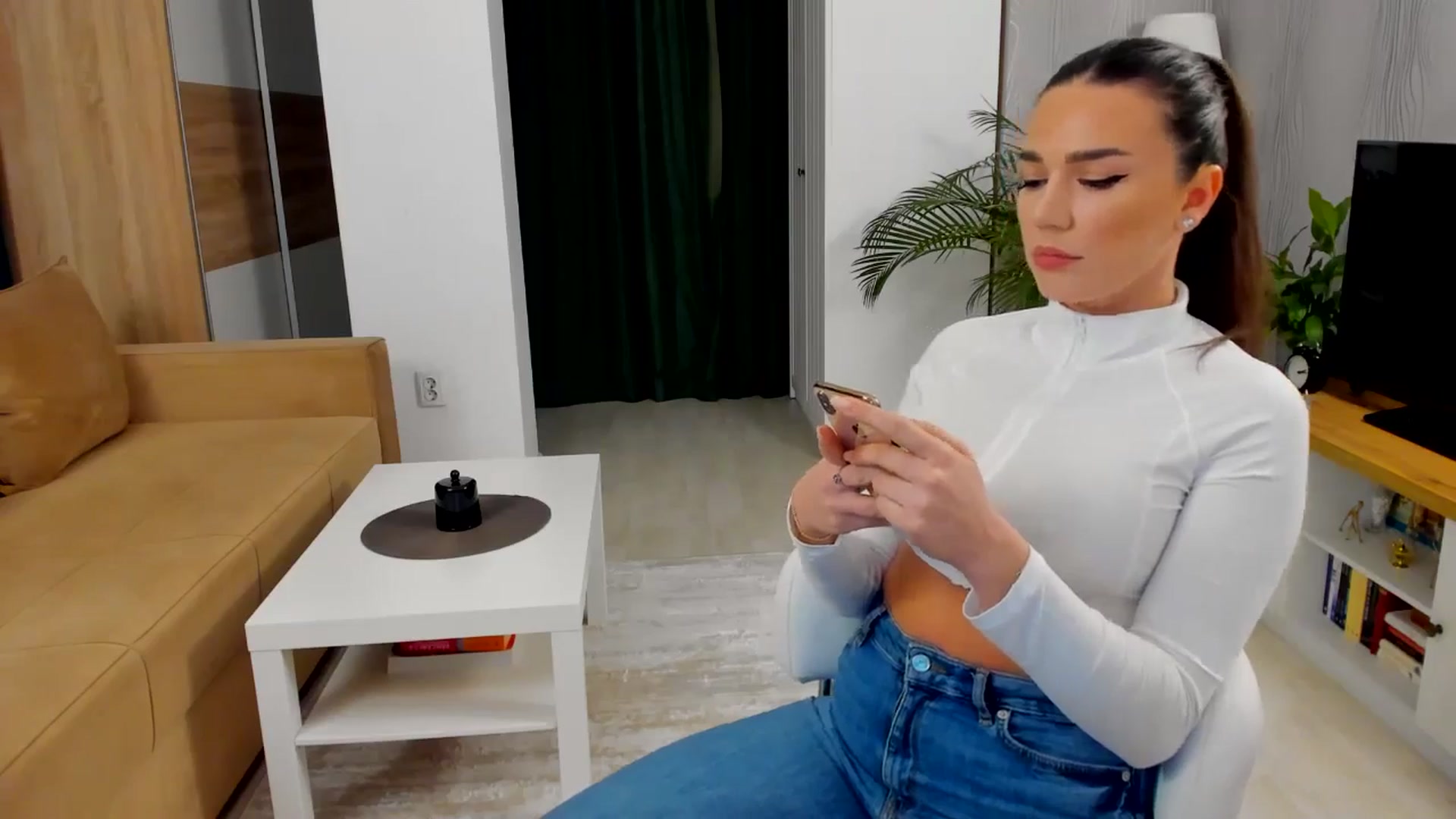BellaaDona video thumbnail