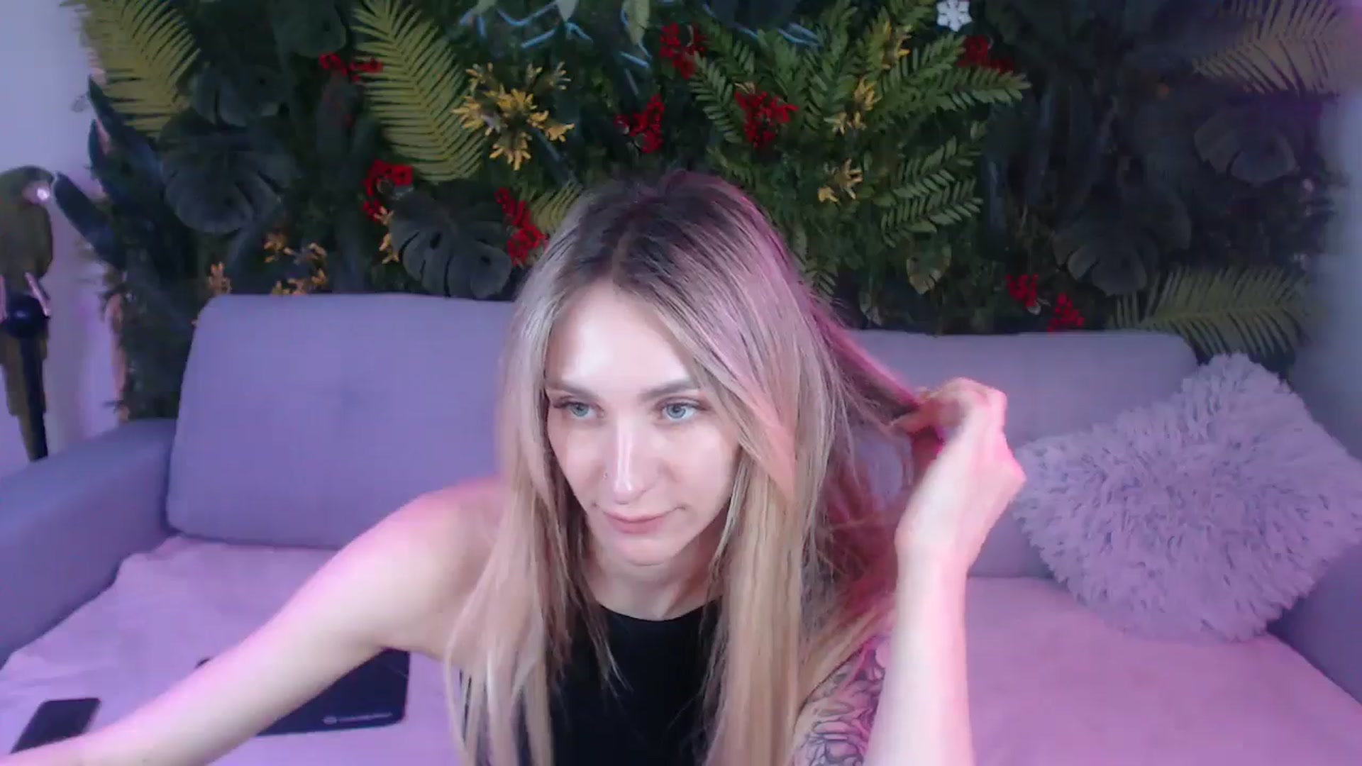 Horny_Blond video thumbnail