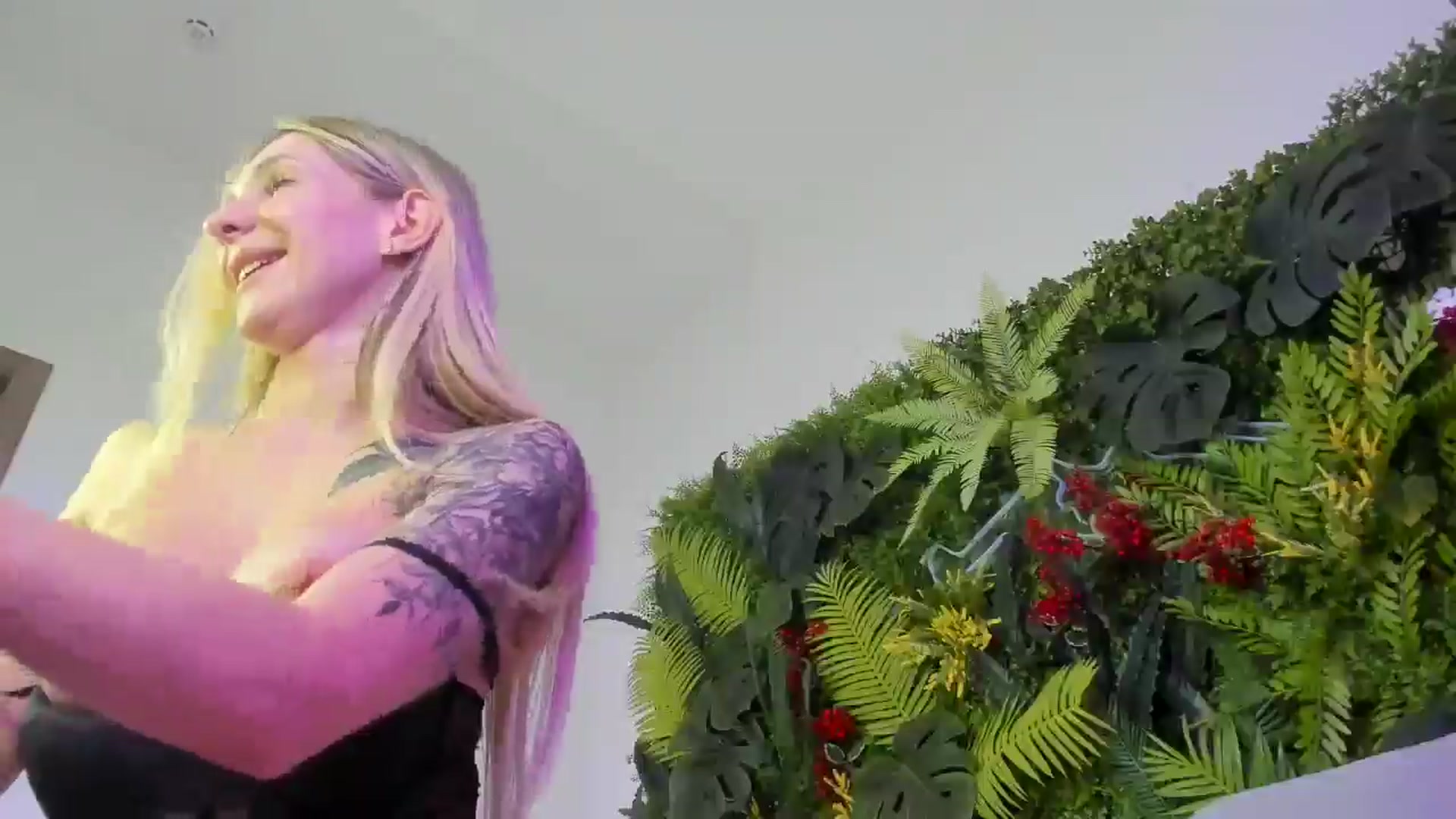 Horny_Blond video thumbnail