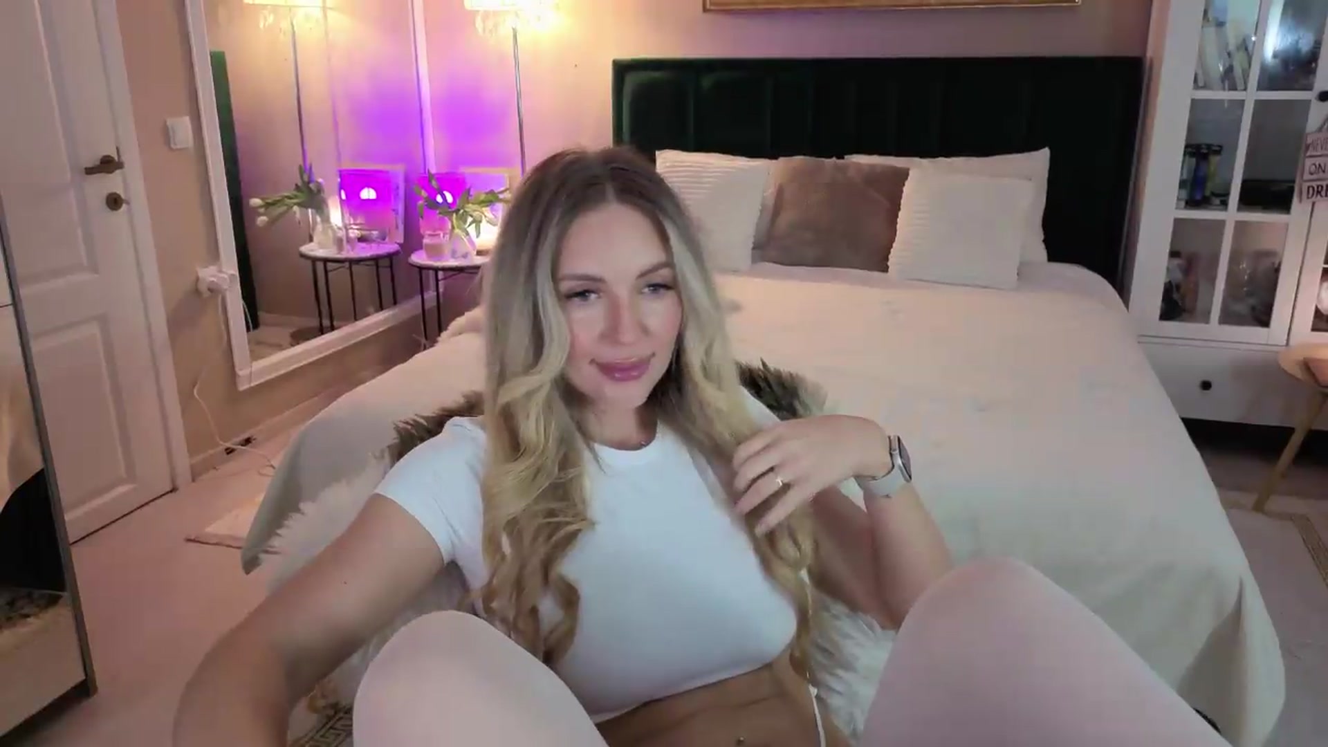JoanneXOXO video thumbnail