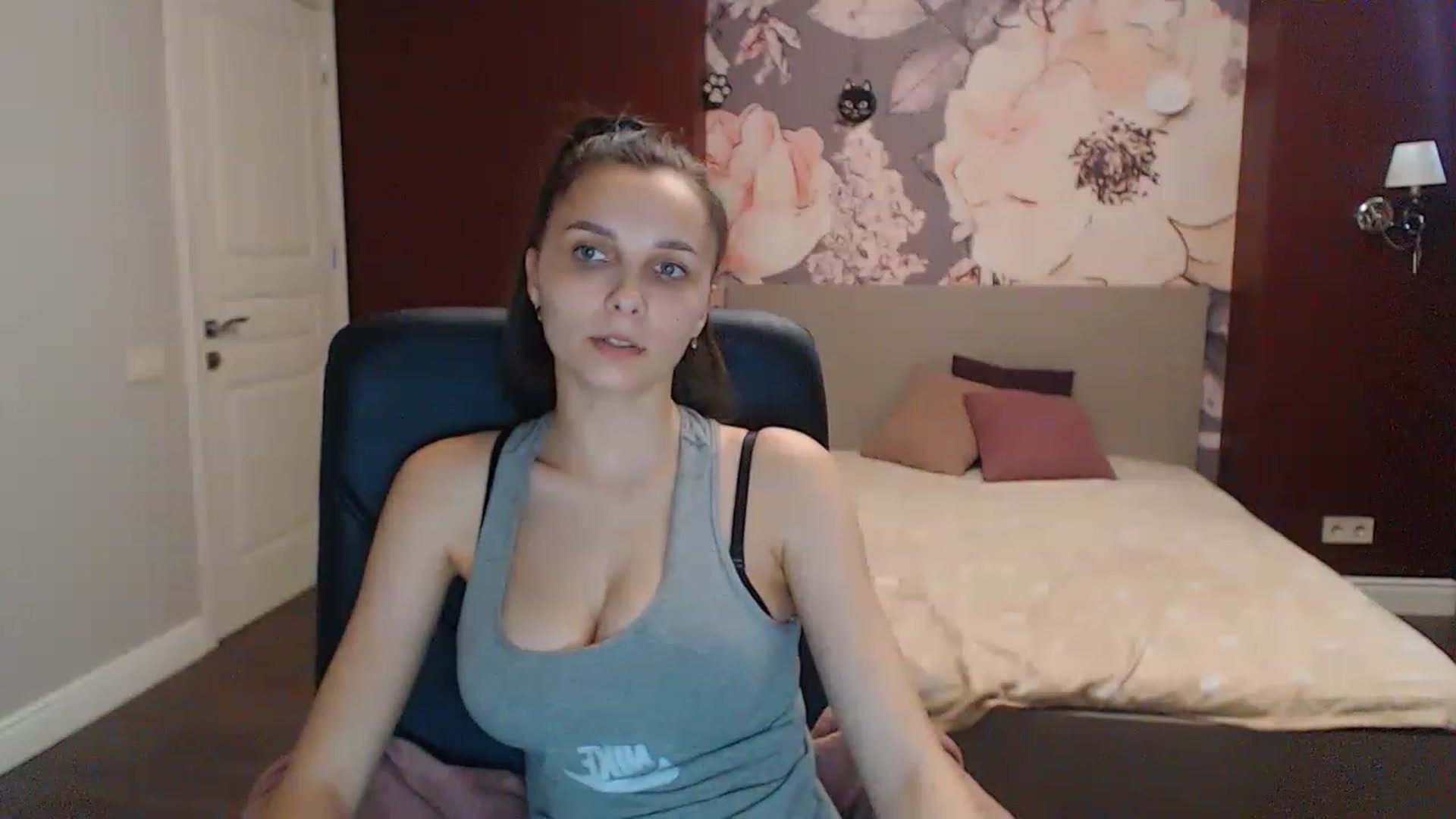 Karina_Mils video thumbnail