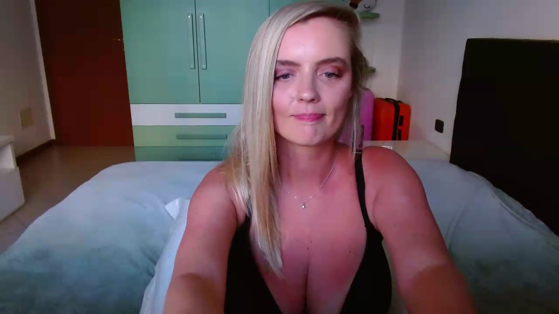 MissAura video thumbnail
