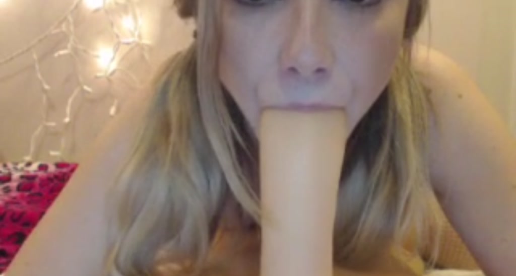 MiniMariah video thumbnail