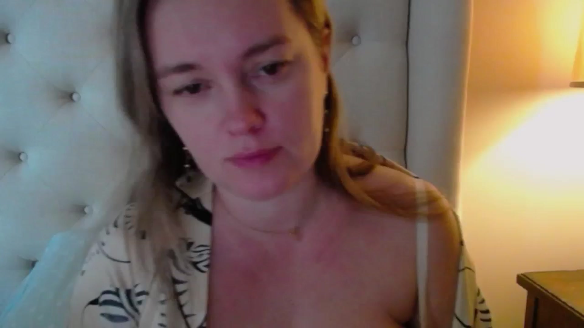 J0llye video thumbnail