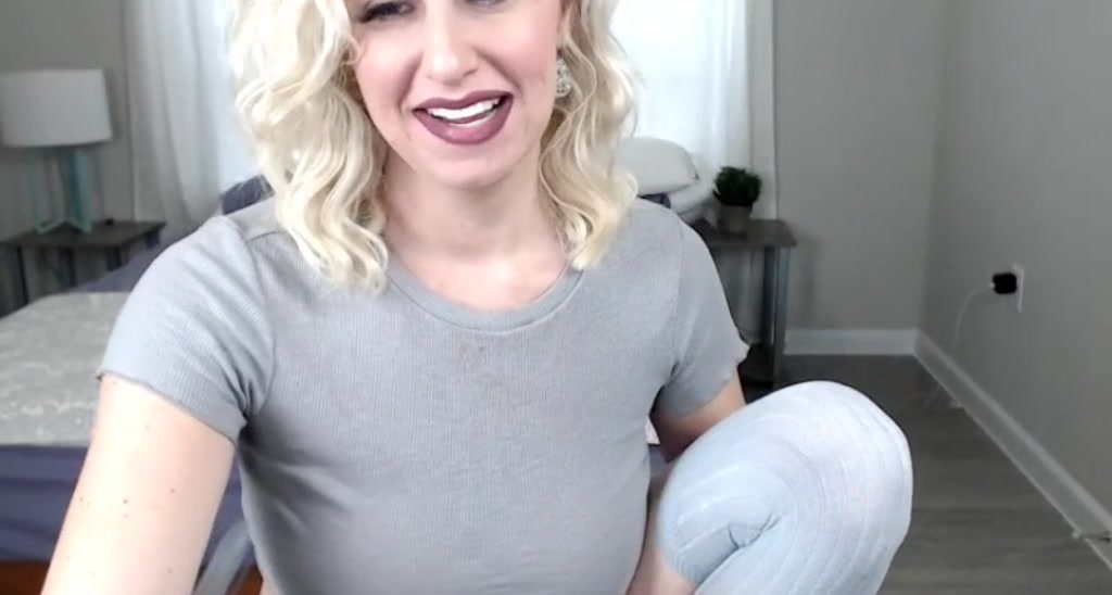 JulieJizz video thumbnail