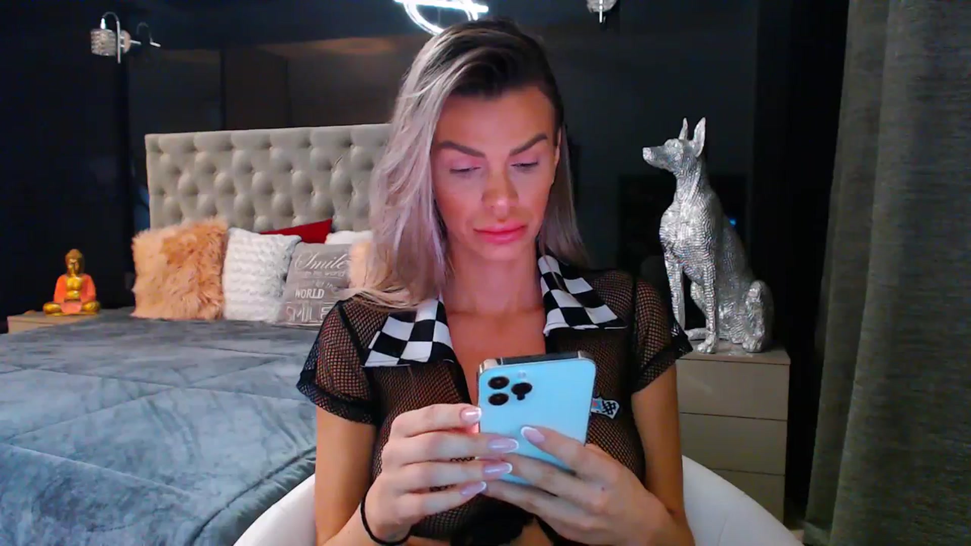 D_y_y video thumbnail