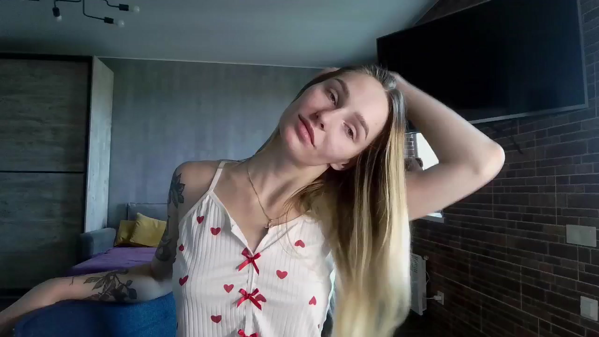Miliain video thumbnail
