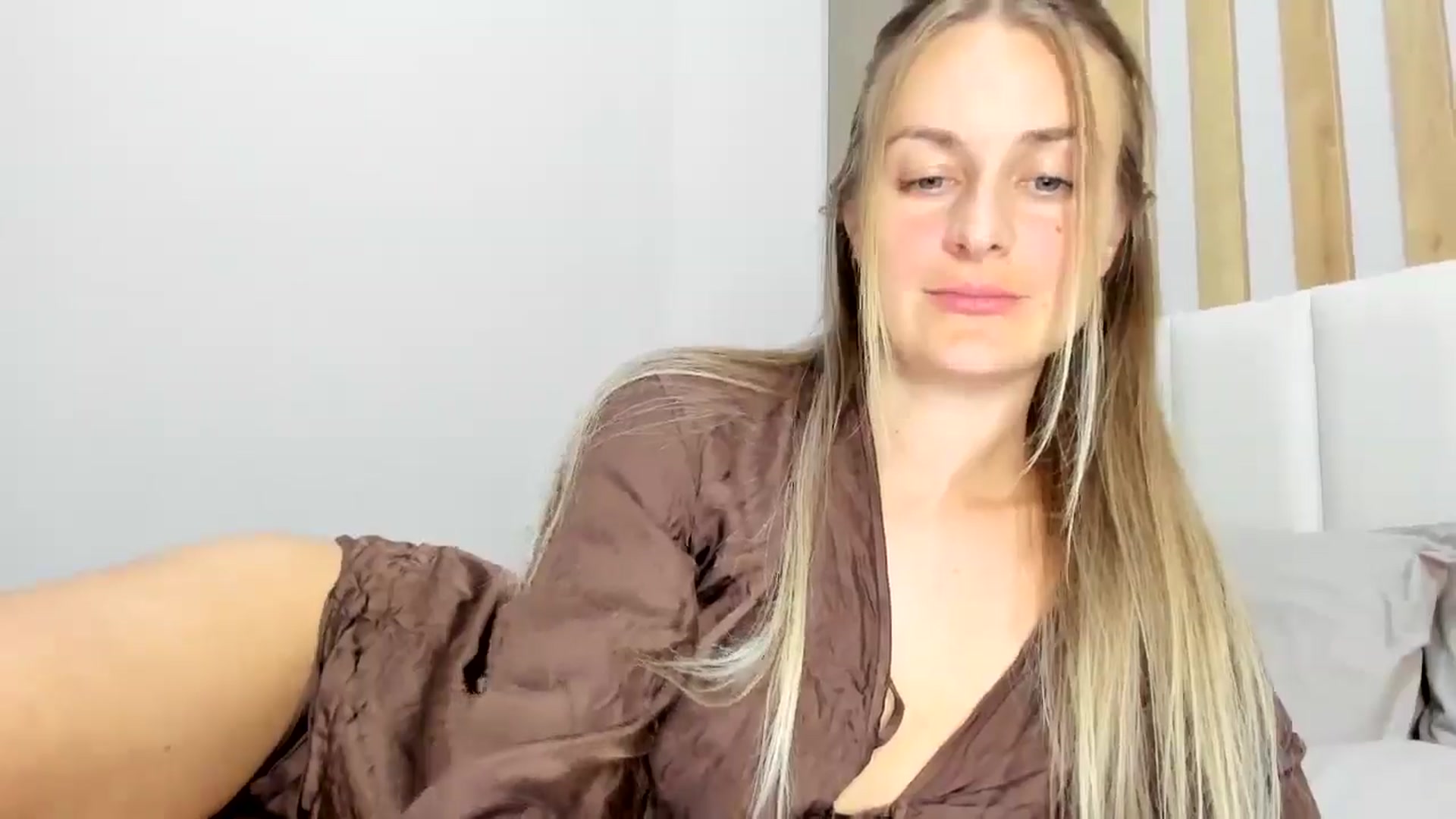 regular_girl video thumbnail