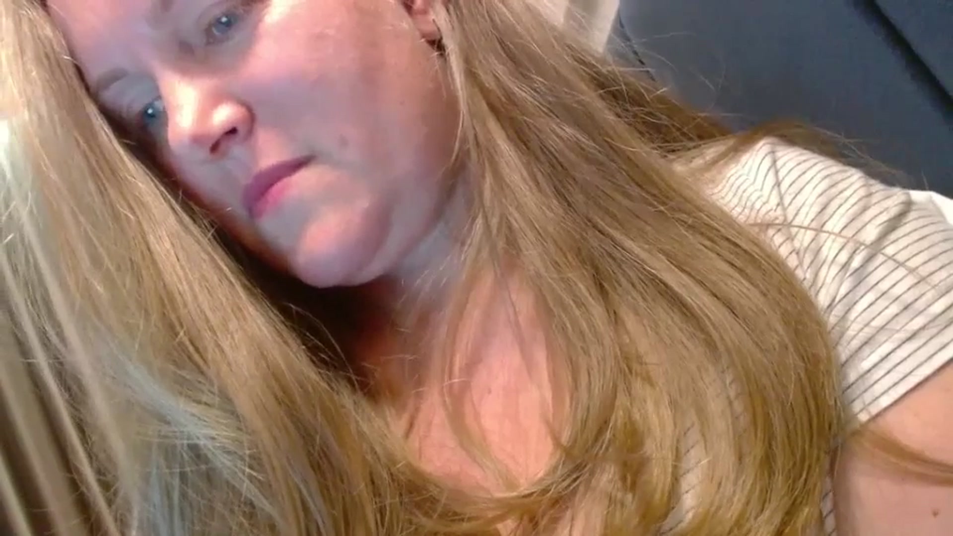 JustLily video thumbnail