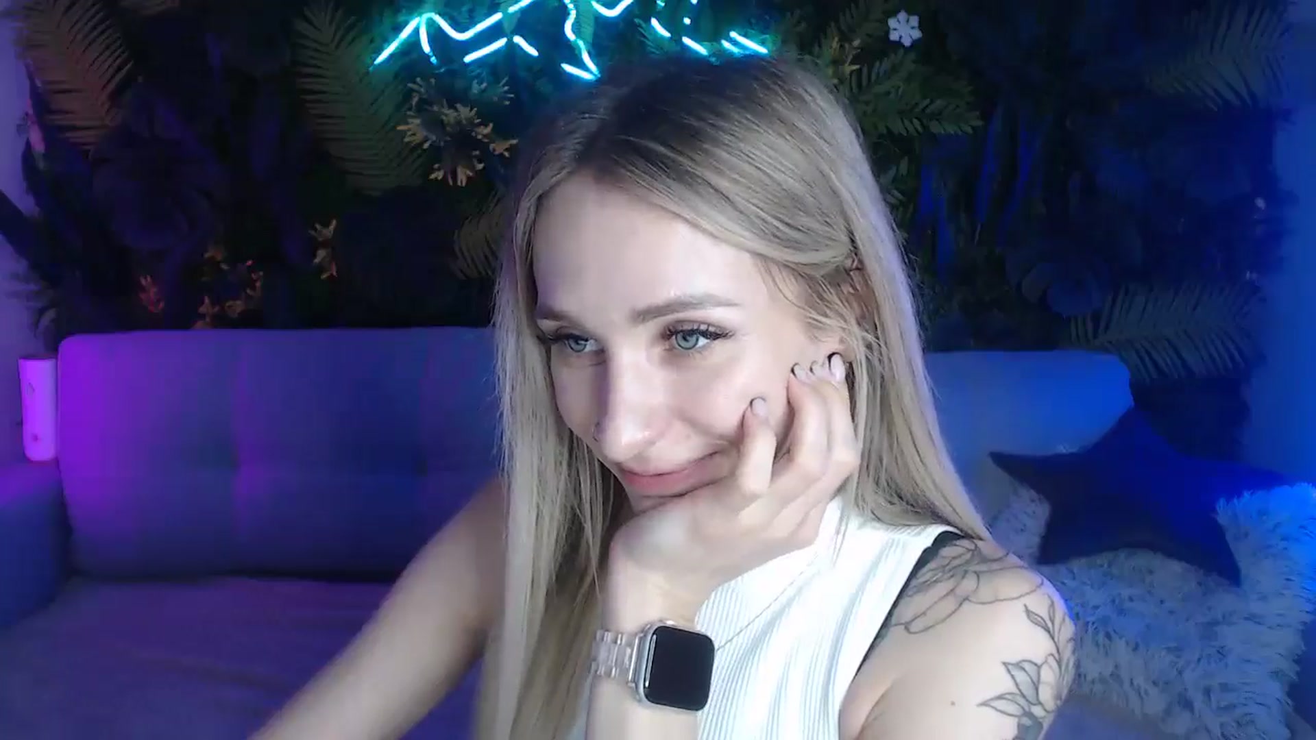 Horny_Blond video thumbnail