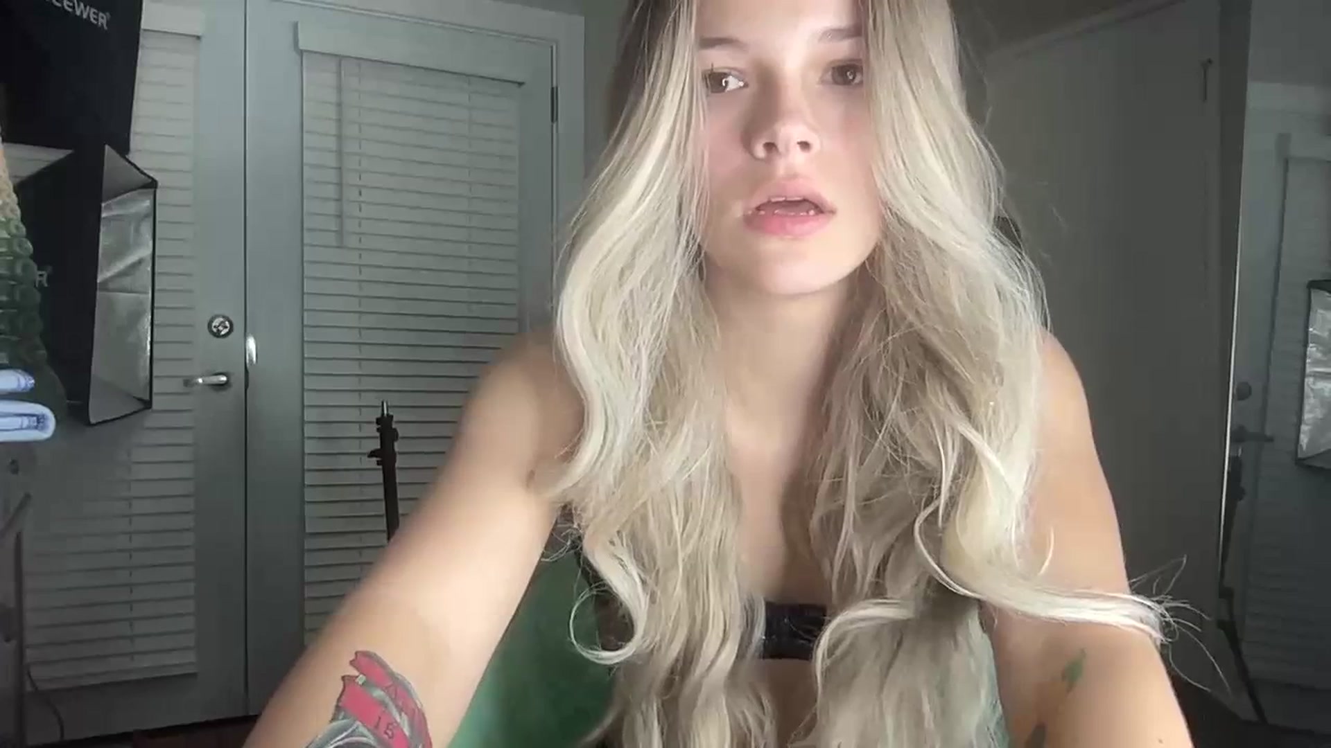 Sarahsweets18 video thumbnail