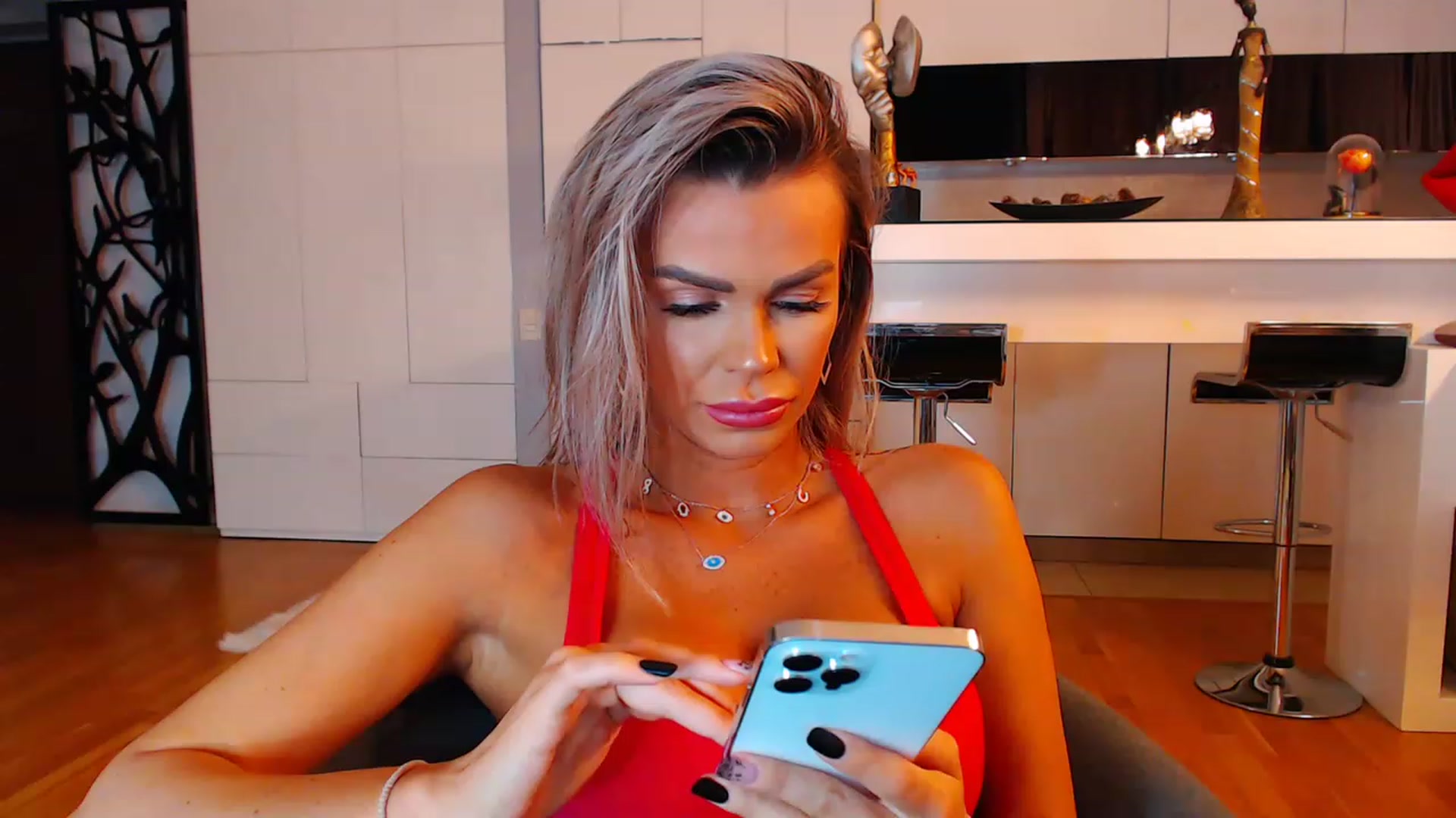 D_y_y video thumbnail