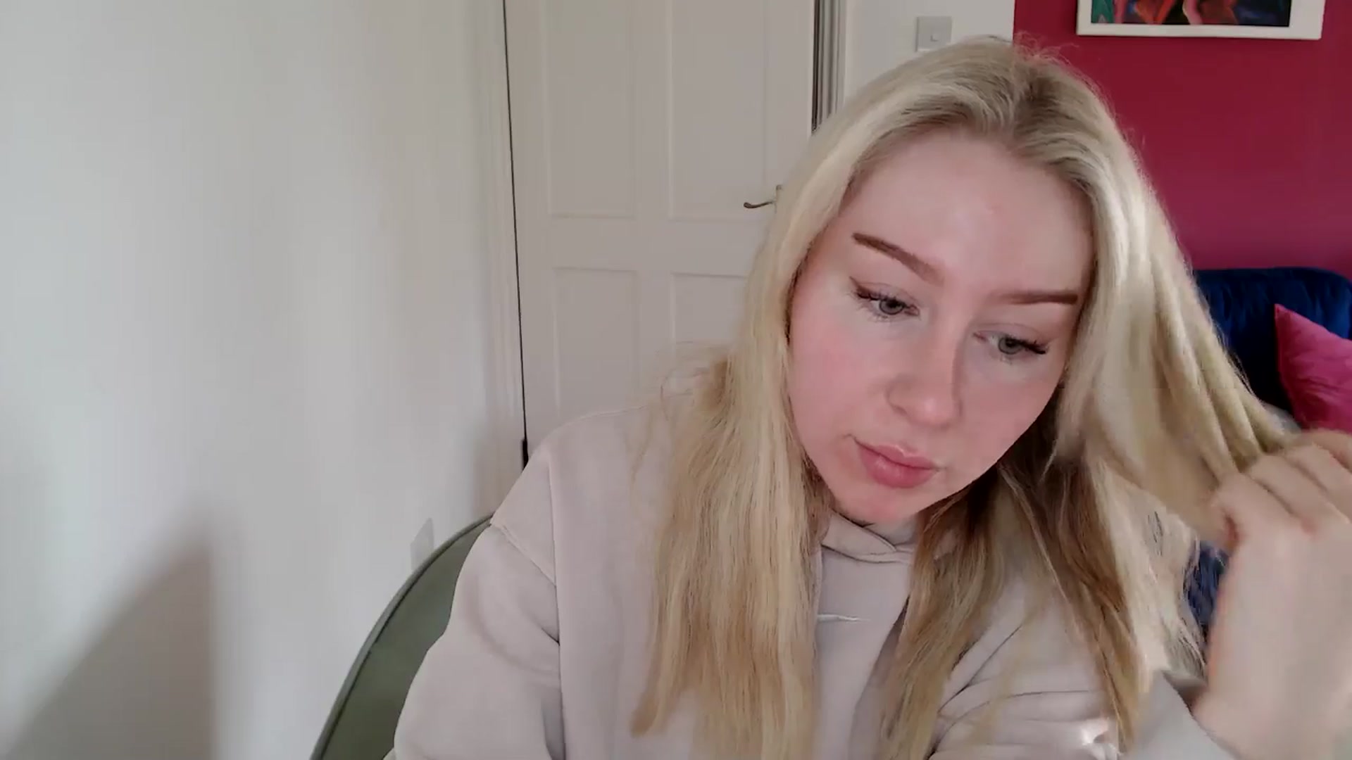 PetiteAvax video thumbnail