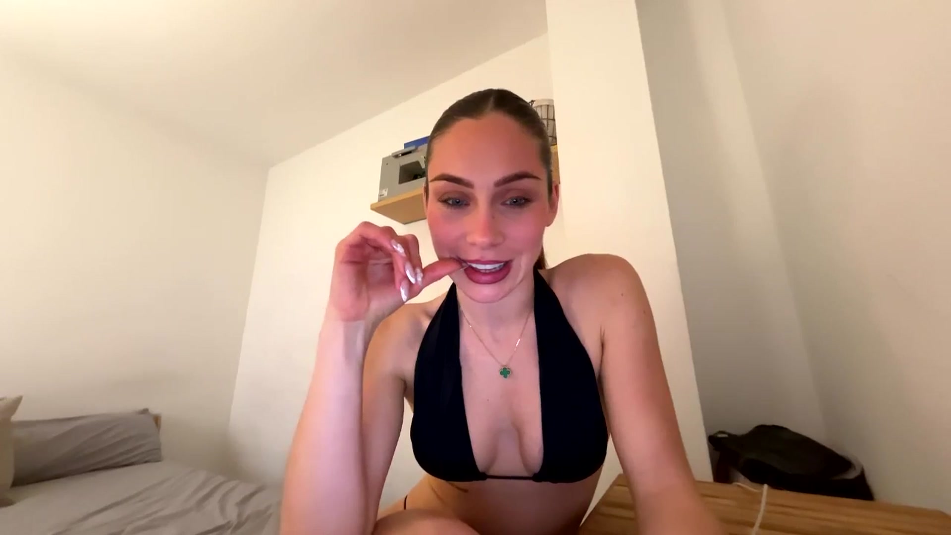 English_Lola video thumbnail