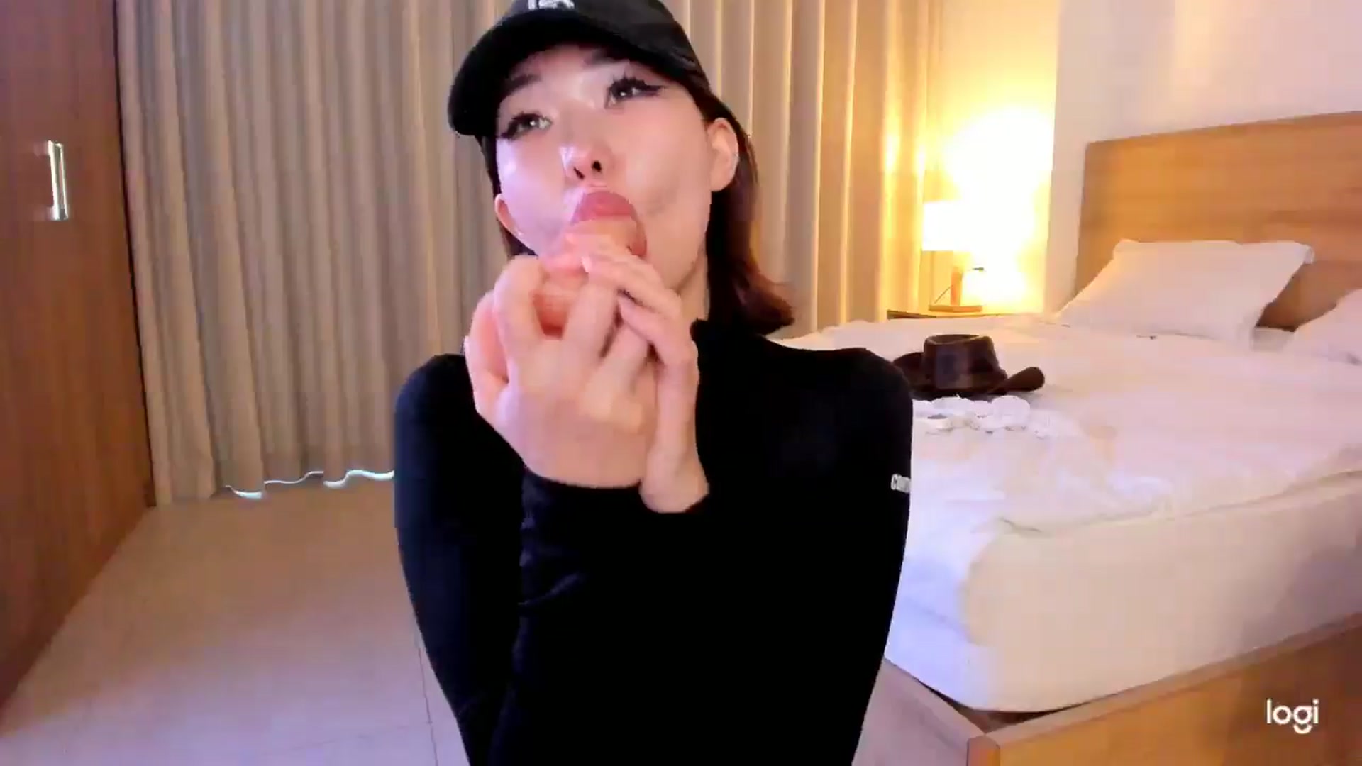 LindaMei video thumbnail