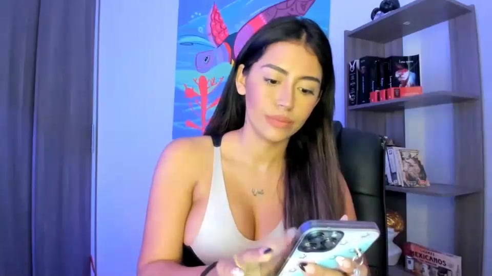 latina_violet video thumbnail