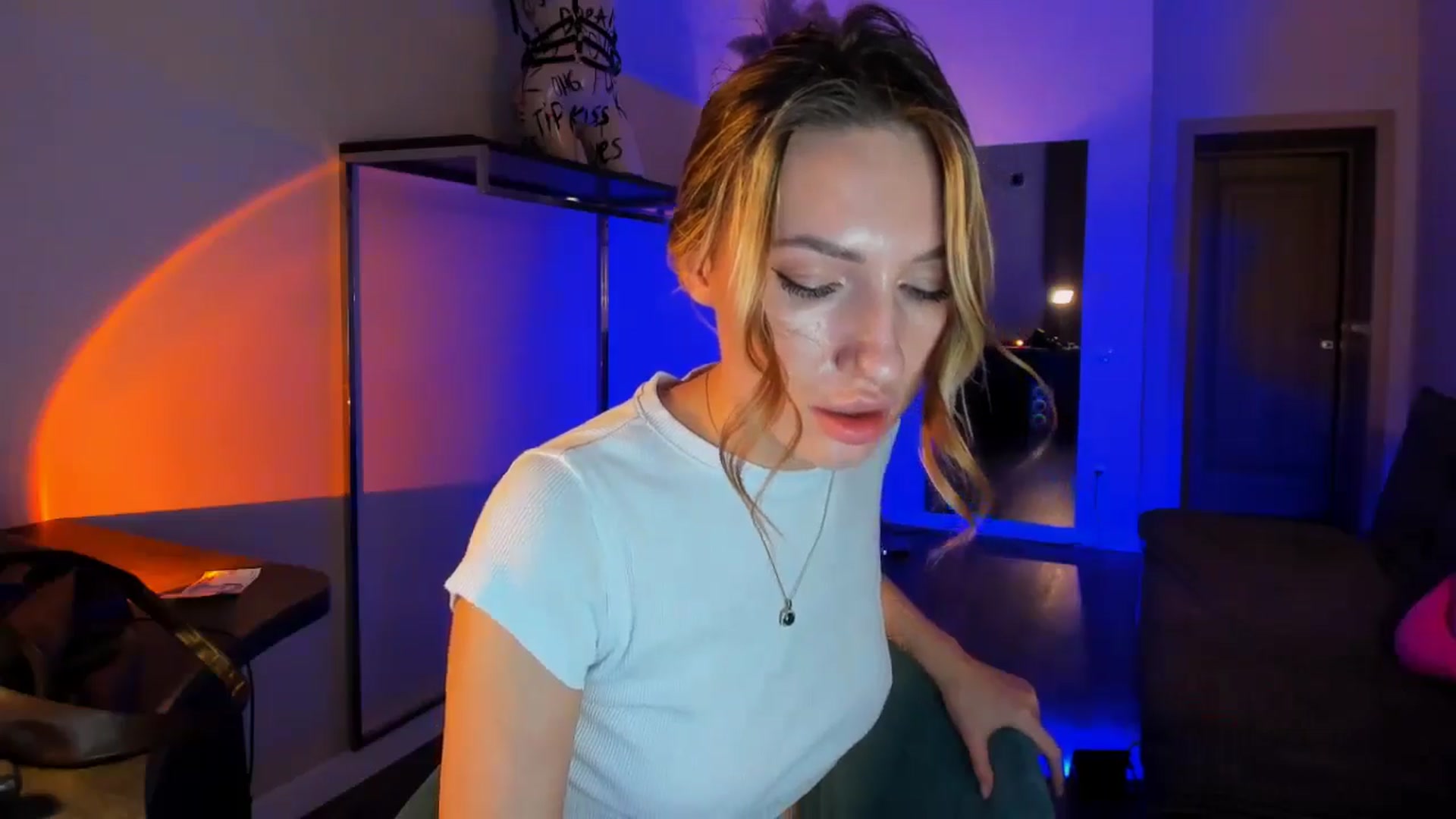 LovelyGin video thumbnail