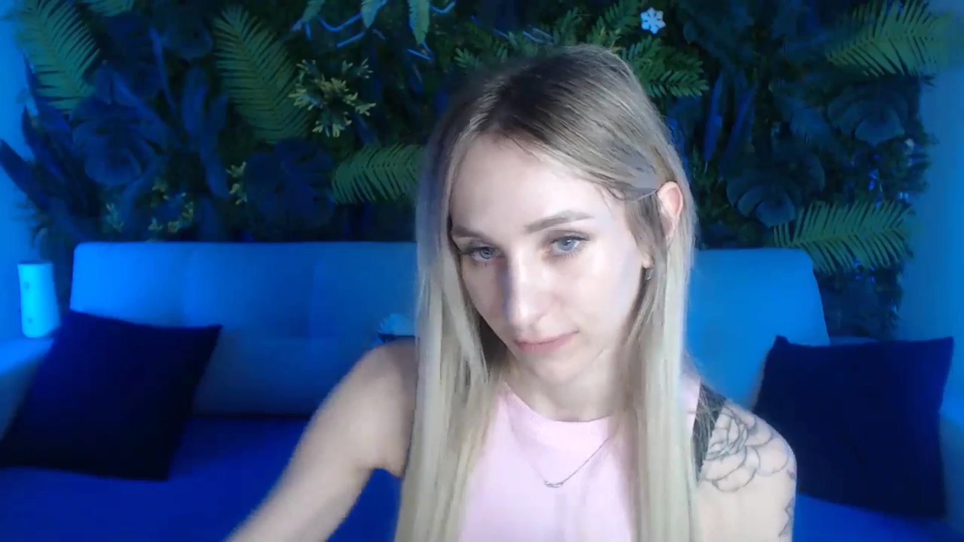 Horny_Blond video thumbnail