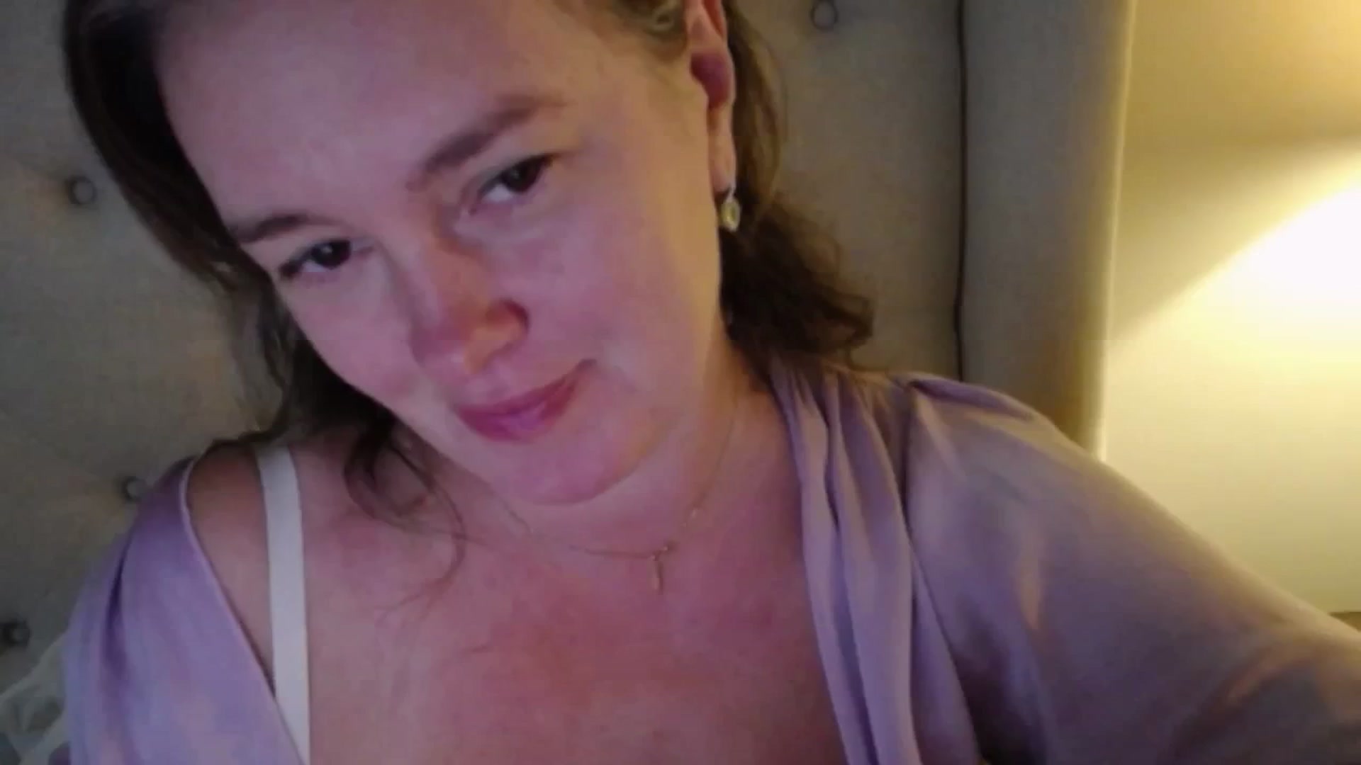 J0llye video thumbnail