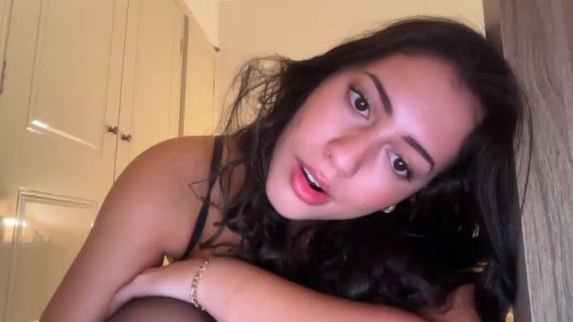 Sieenna video thumbnail