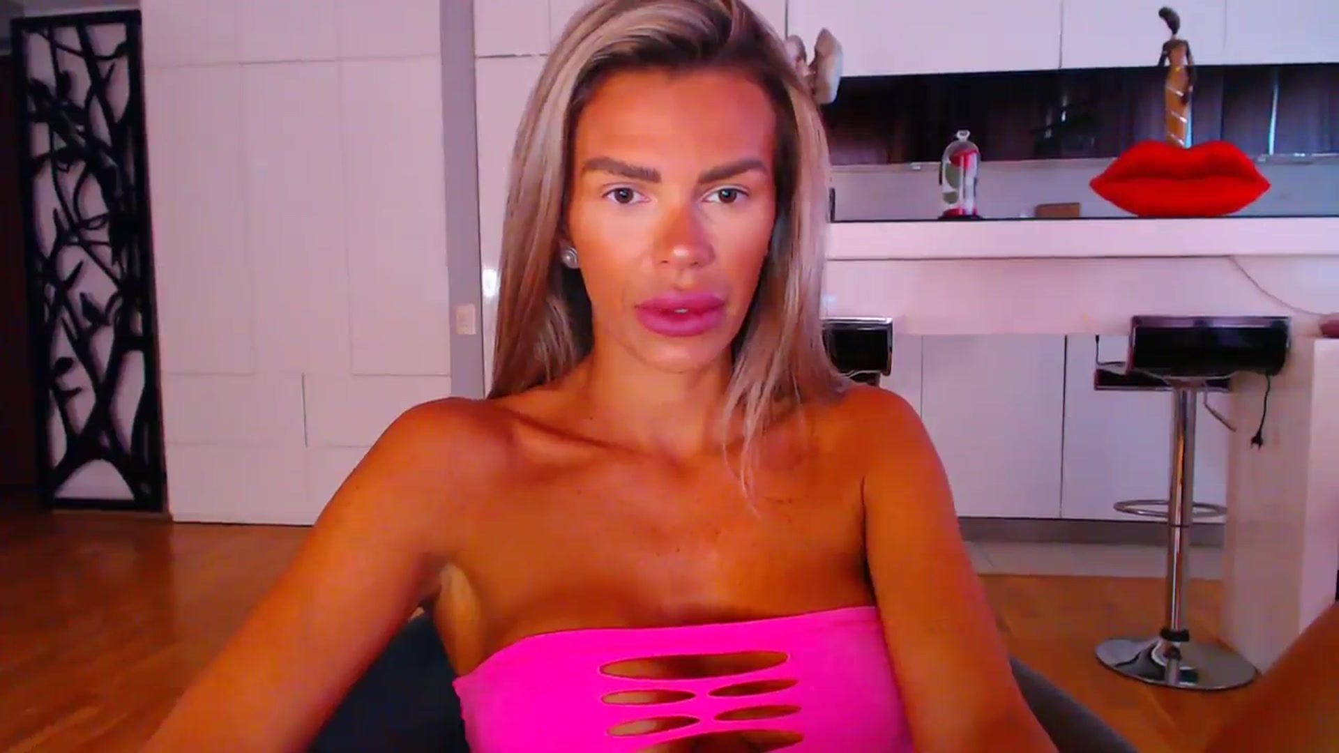D_y_y video thumbnail