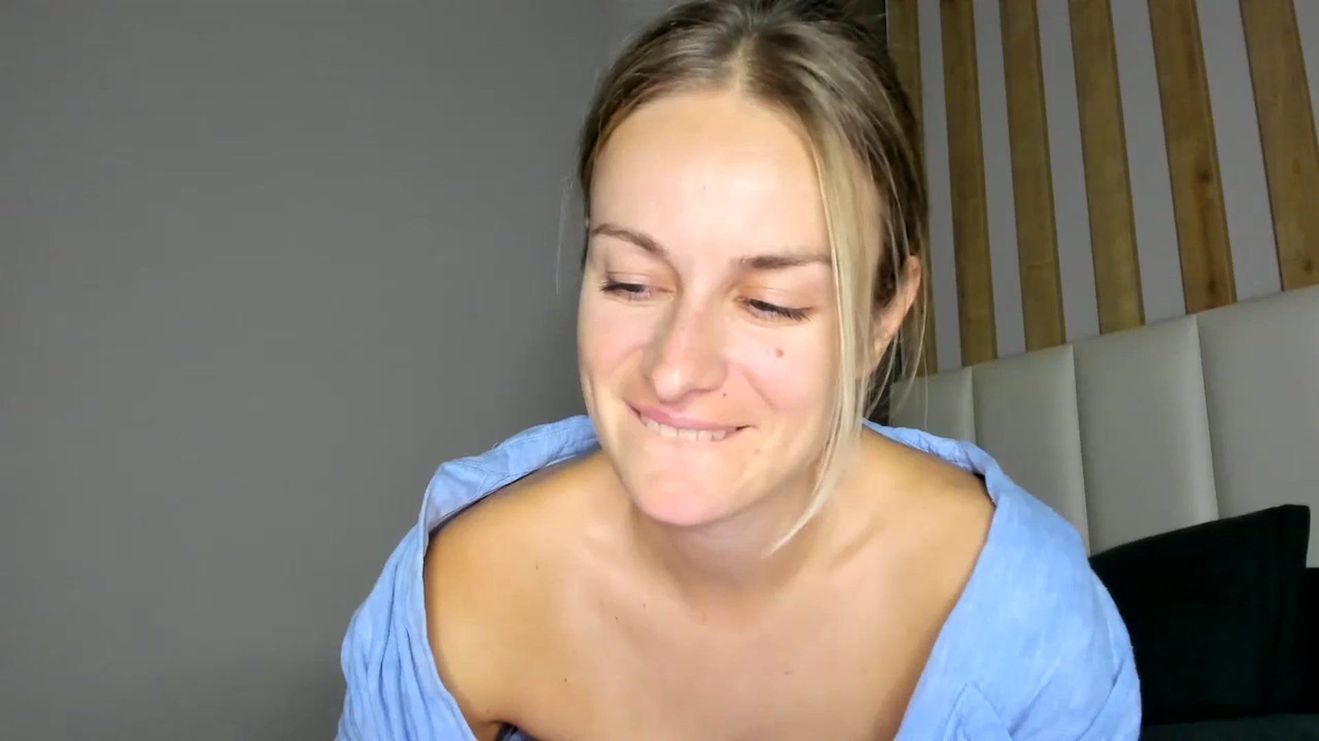 regular_girl video thumbnail