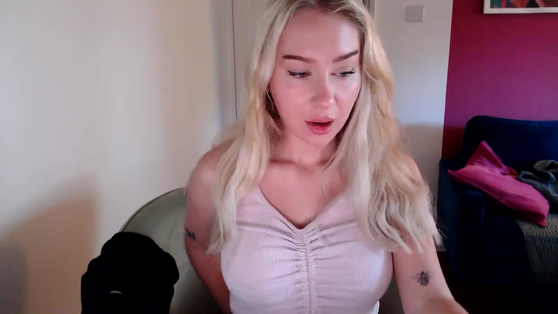 PetiteAvax video thumbnail
