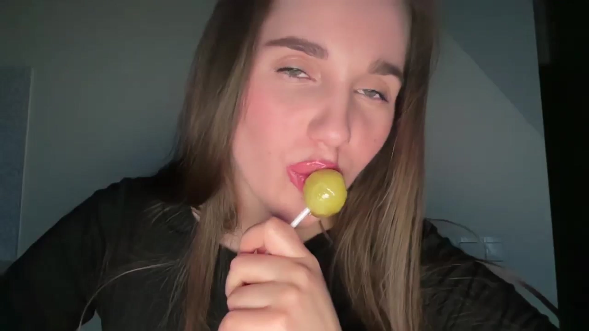 ElizabethRoss video thumbnail