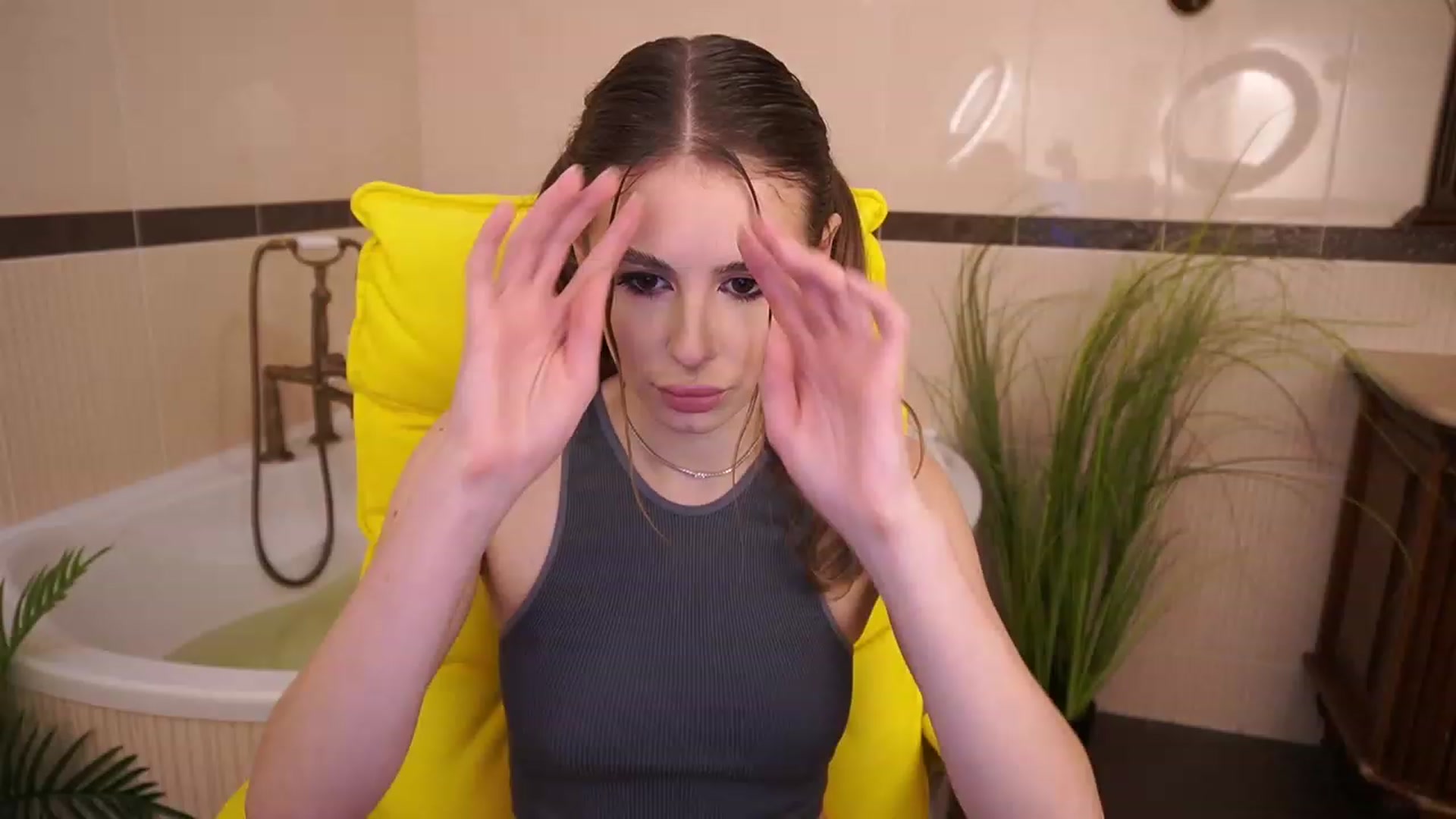 MissGadriela video thumbnail