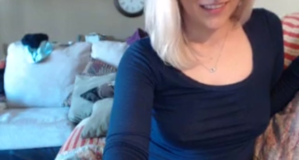 QueenEllie video thumbnail