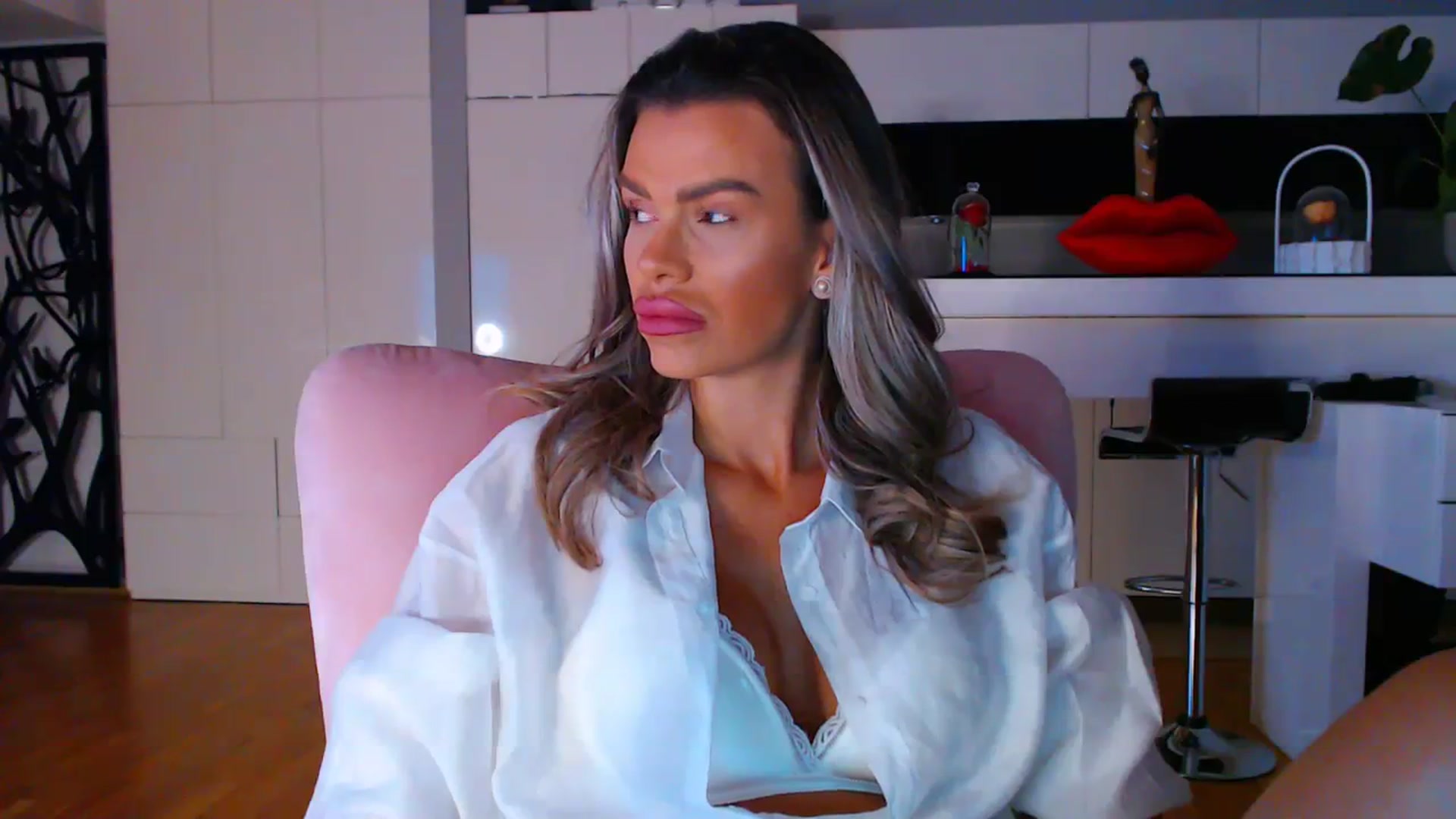 D_y_y video thumbnail