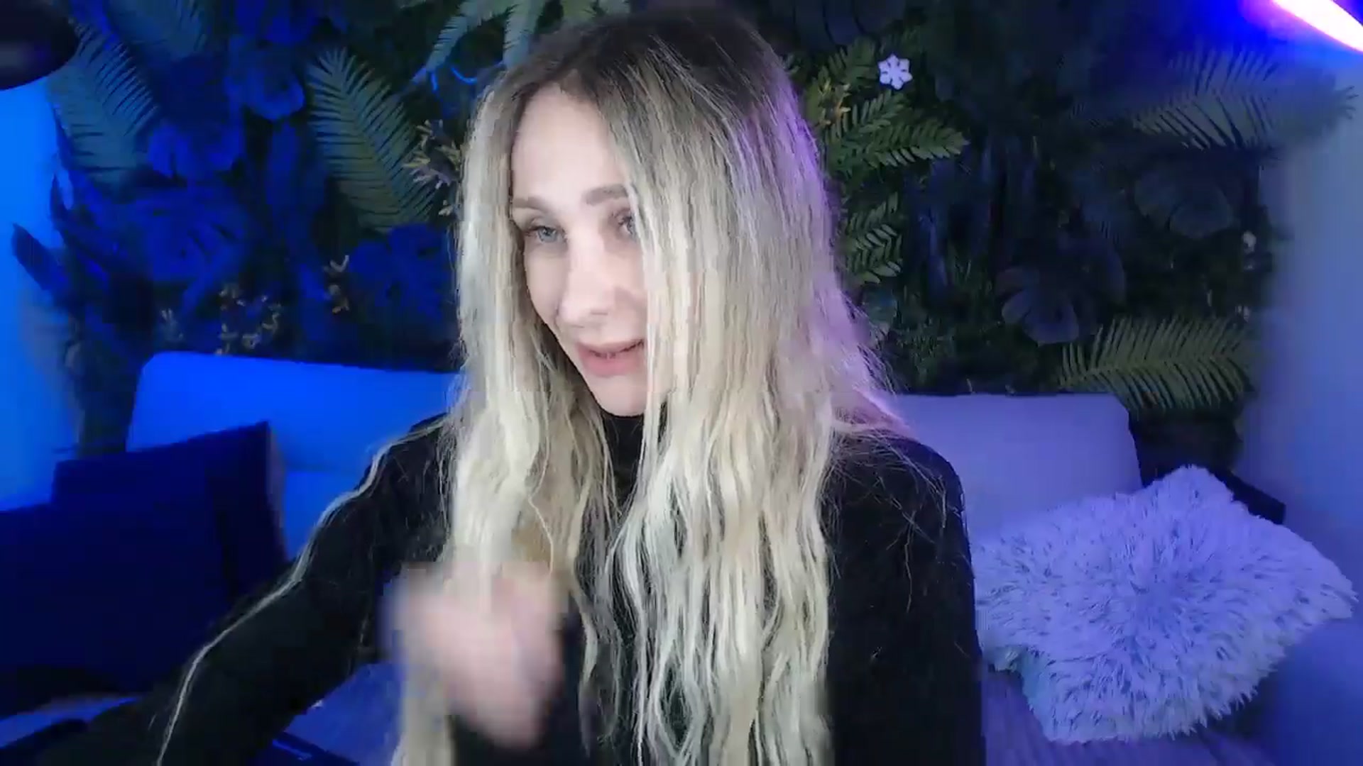 Horny_Blond video thumbnail
