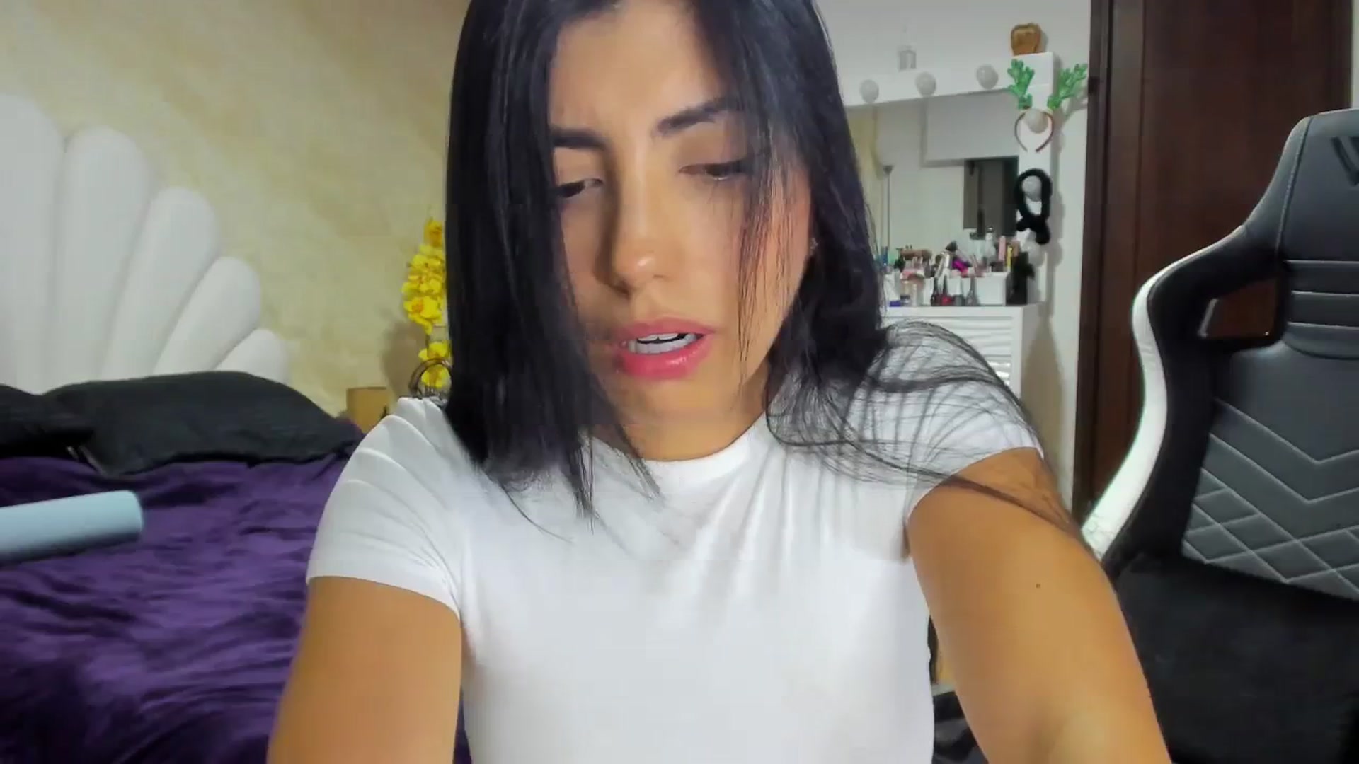 leyla_blue video thumbnail