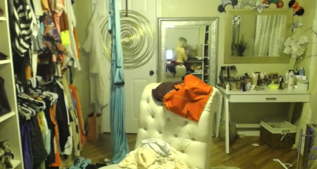 Skye_Evans_ video thumbnail
