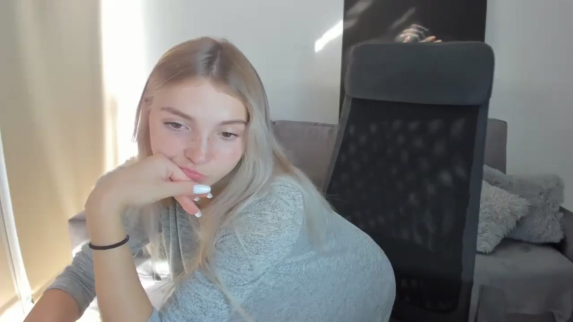 Daisyy video thumbnail