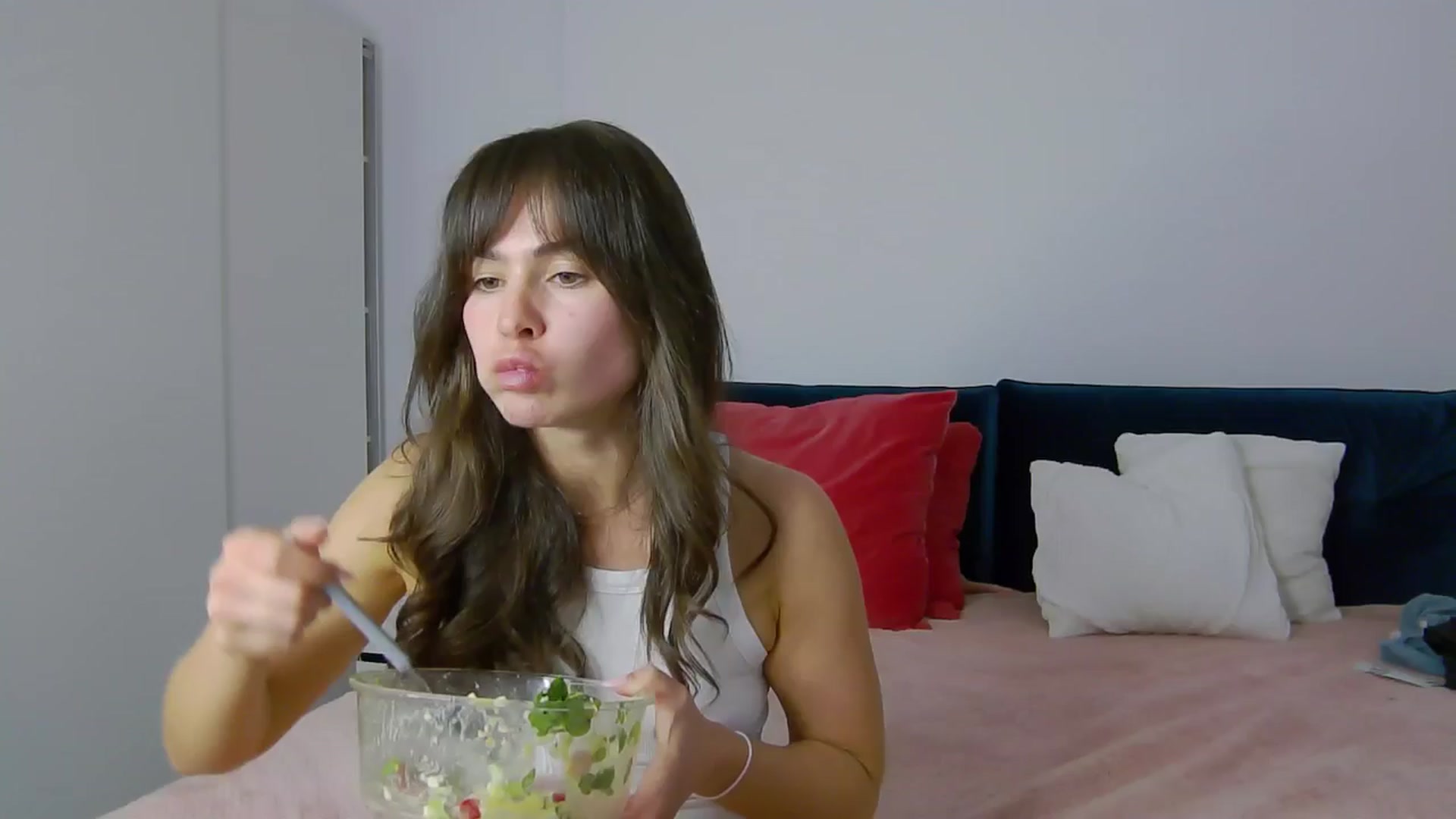 NaiaaBee video thumbnail