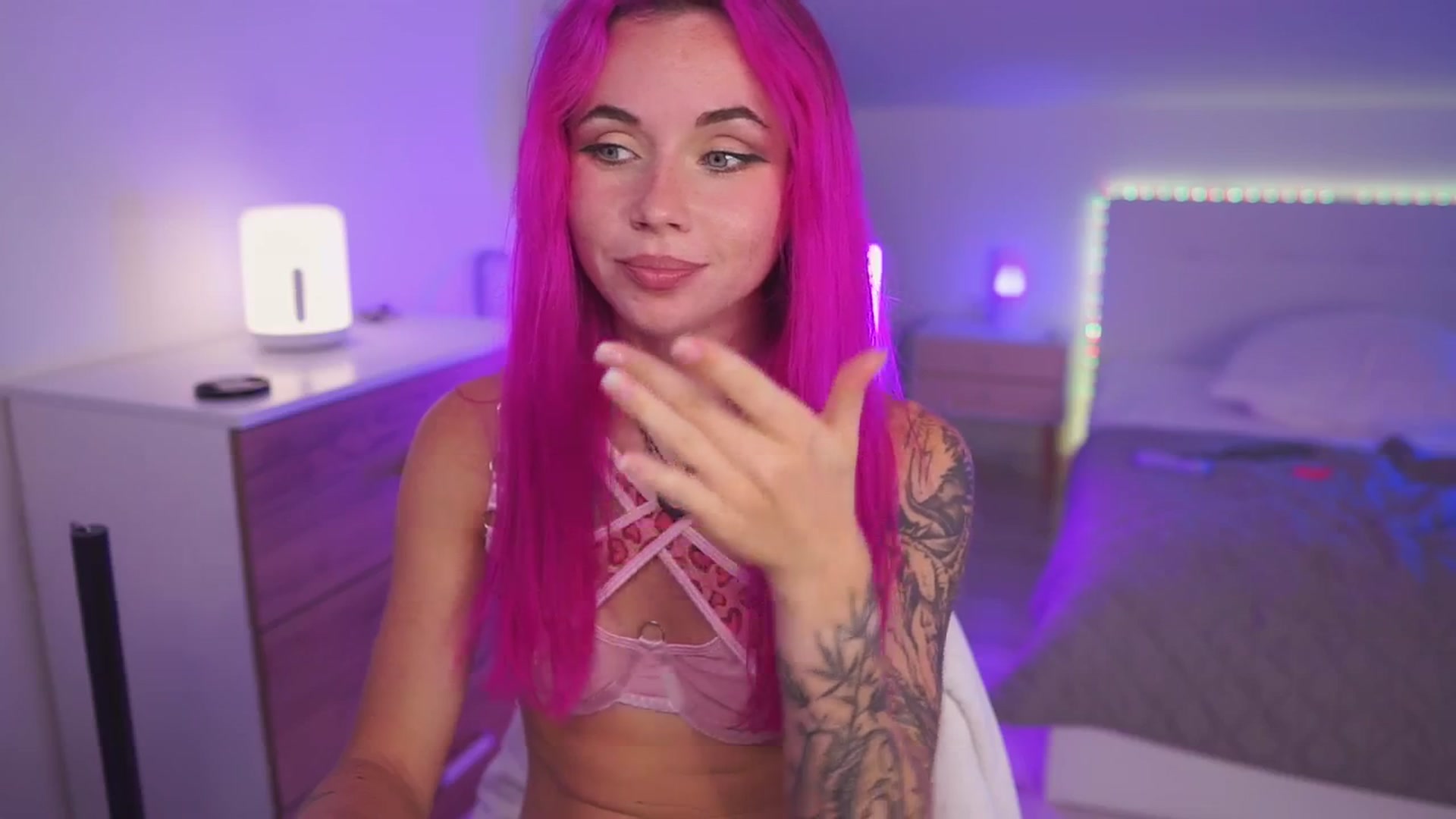 Sarah_Pink video thumbnail