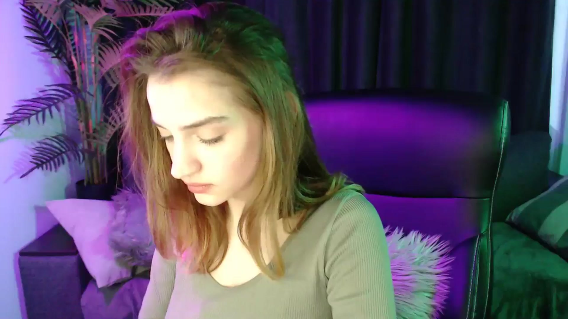 LaraMinx video thumbnail