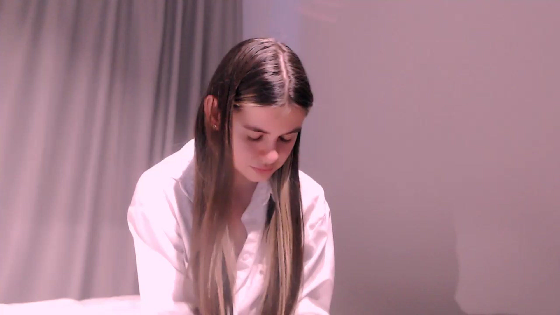 ZoeMil video thumbnail