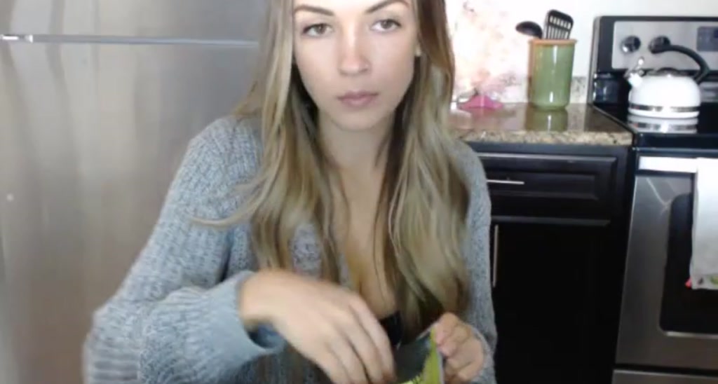 PetiteMia video thumbnail