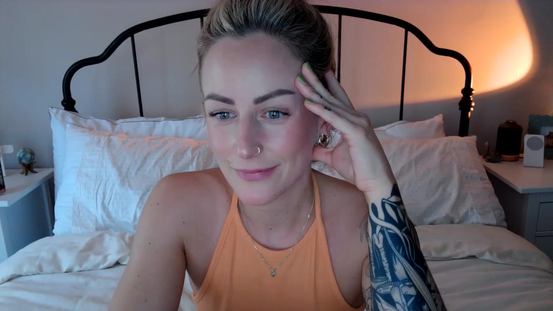 Lena_bee video thumbnail