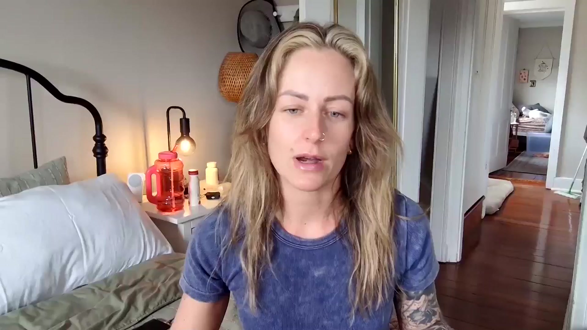Lena_bee video thumbnail
