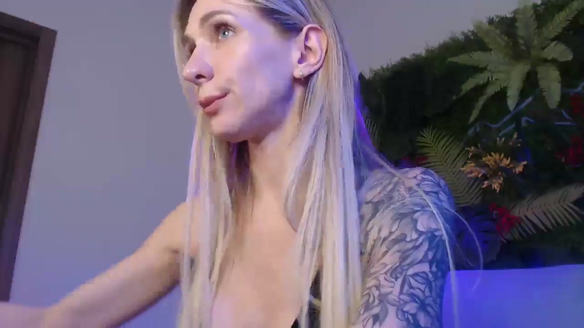 Horny_Blond video thumbnail