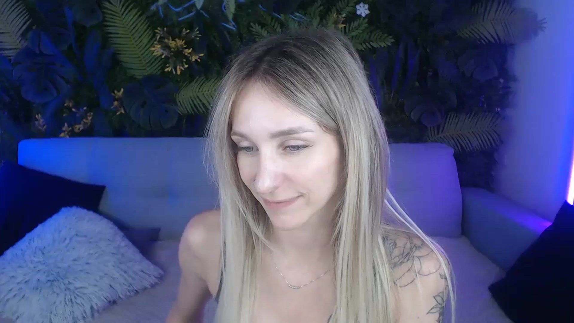 Horny_Blond video thumbnail