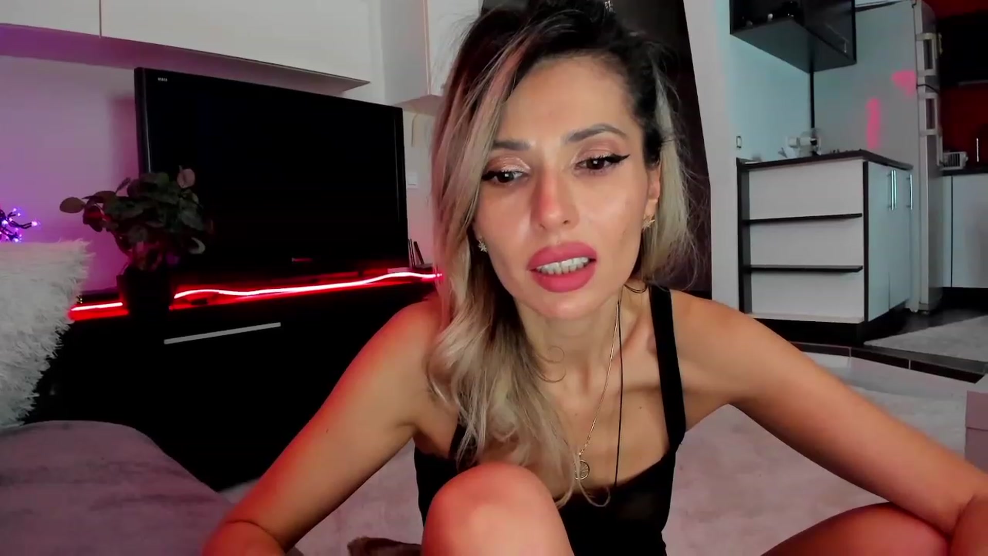 SmileyTinaa video thumbnail