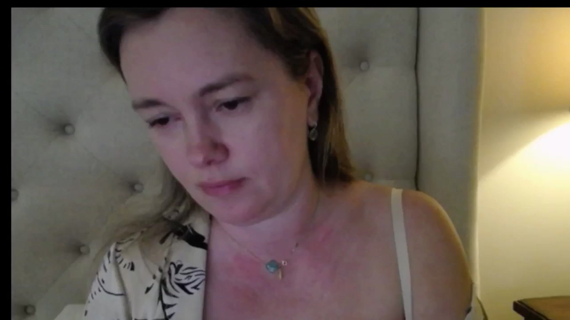 J0llye video thumbnail