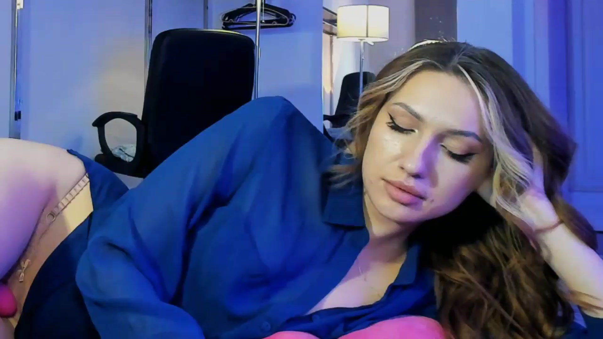 LovelyGin video thumbnail