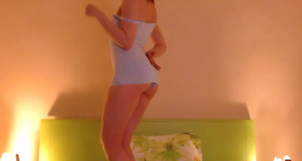 AddictiveLara video thumbnail