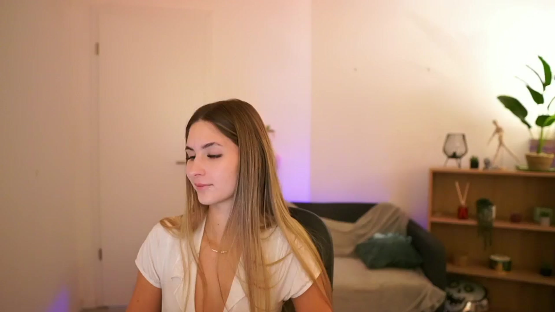 CuteGirl_18 video thumbnail