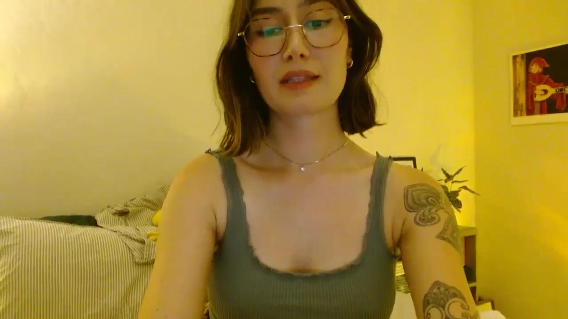 honey28 video thumbnail